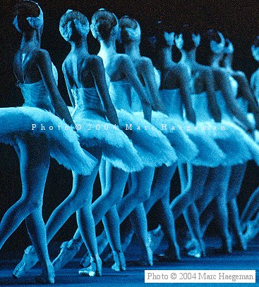 Bolshoi Ballet corps in Swan Lake